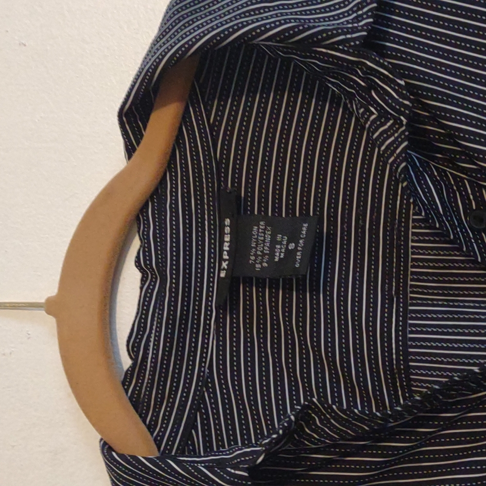 Express long sleeve button up - Picture 2 of 4